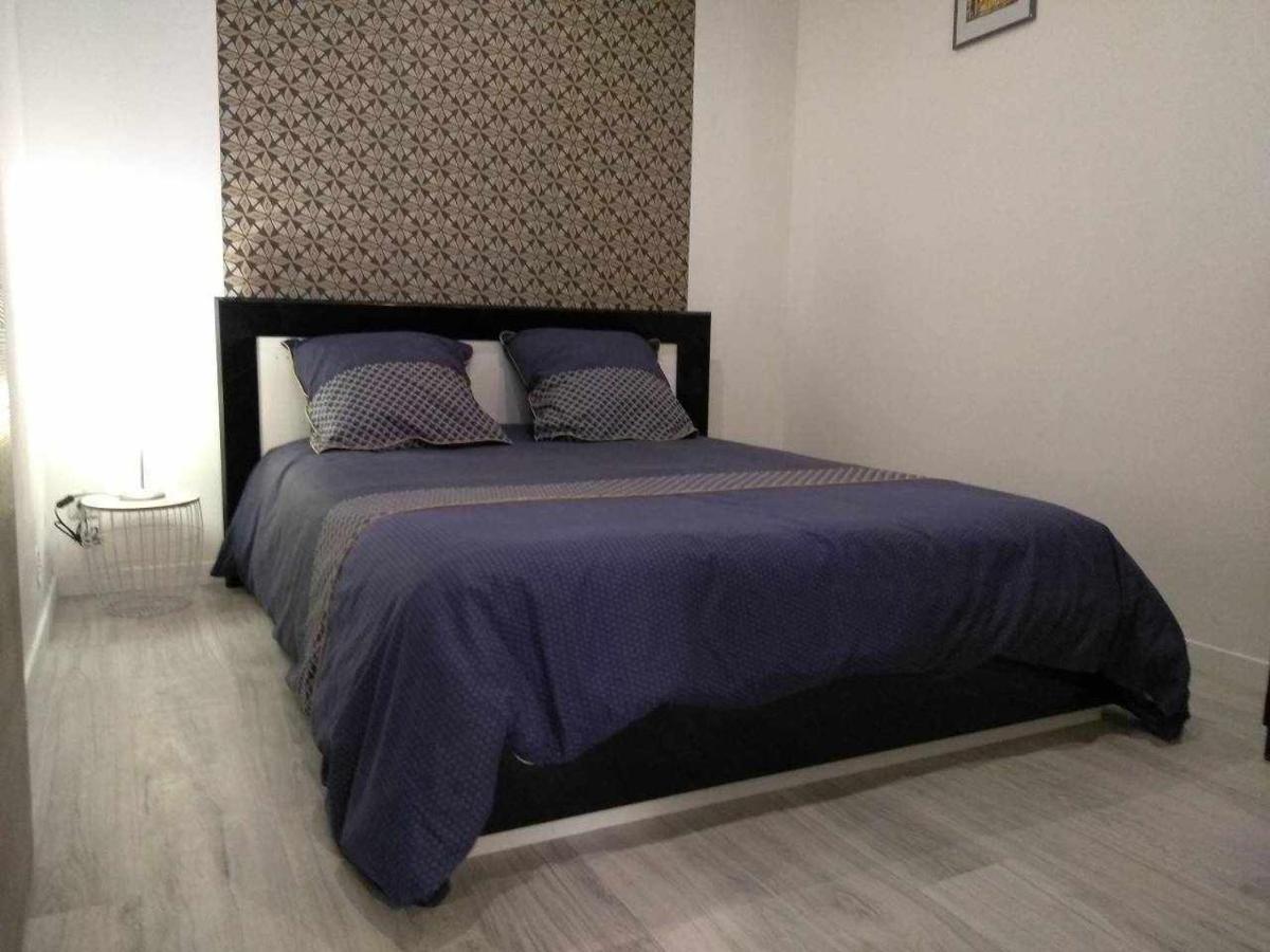 Joli Petit Logement En Centre Ville De Brioude Exterior photo